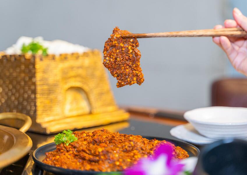 火鍋店這樣裝修,看起來(lái)雅致又大氣!