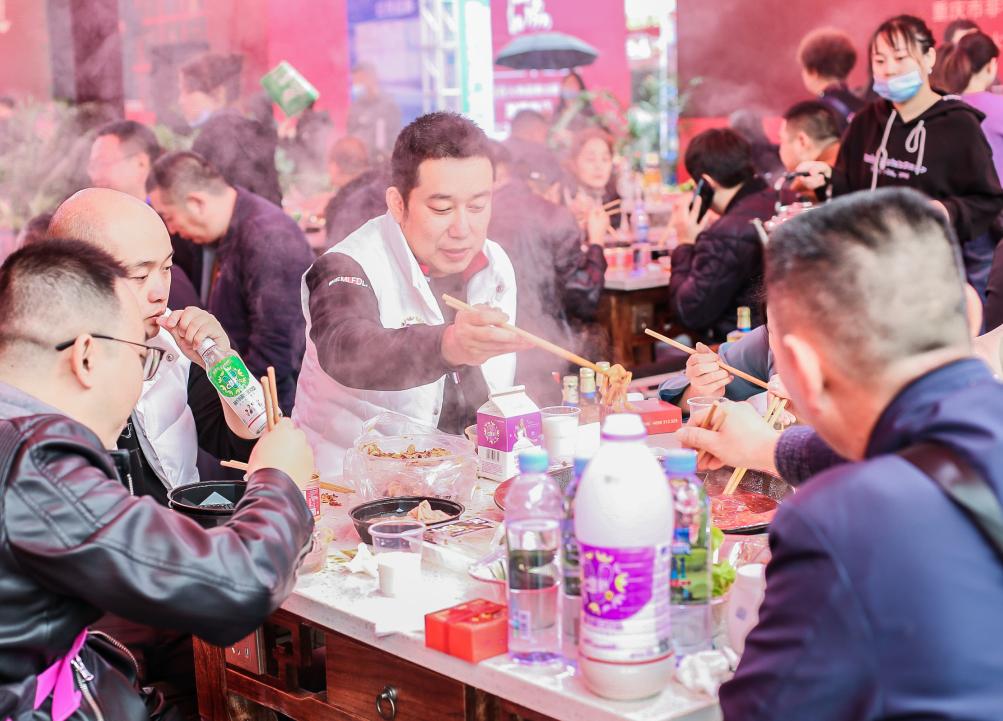 加盟朝天門火鍋如何？營運部提供全程保姆式扶持！