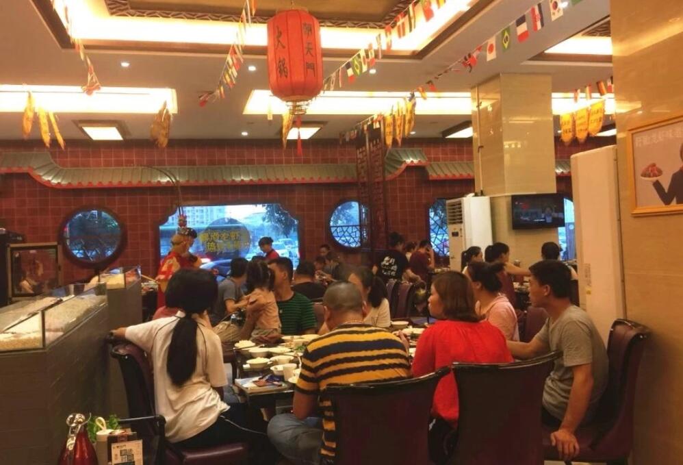 這里是網紅四川,一座遍地都是火鍋的城市!