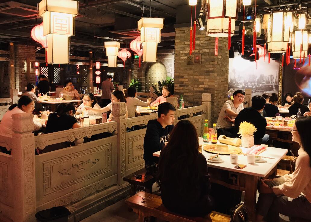 在洪崖洞吃朝天門火鍋是種什么體驗?