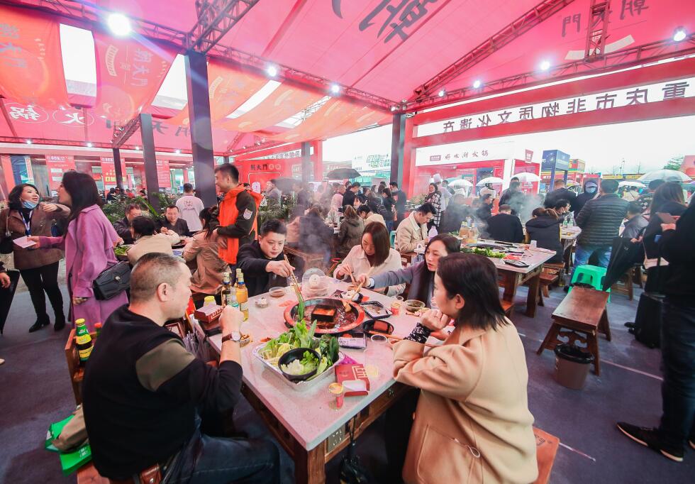 來四川除了打卡網(wǎng)紅景點，還可以品嘗人間煙火！