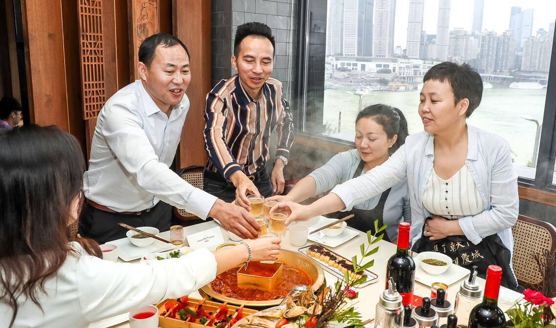 夏天不吃火鍋？做好四點(diǎn)，讓你全場(chǎng)爆滿！